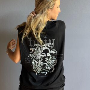 Musculosa Muse blanca oscura